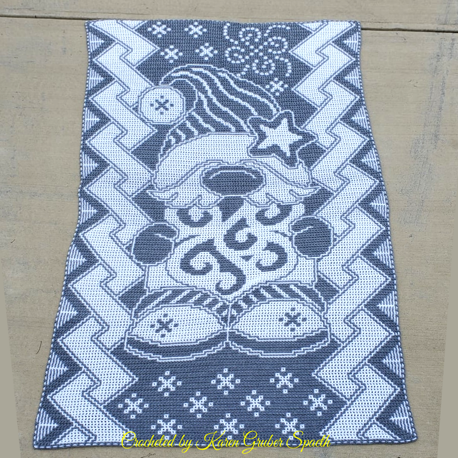 Santa Gnome LFC Twin Bed D G8 — Lissa Conley Designs